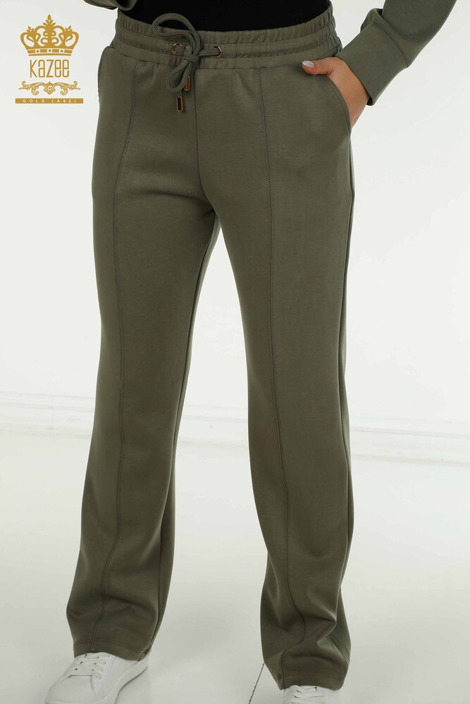 Женский спортивный костюм оптом с капюшоном и карманами цвета хаки - 17627 | КАZEE - 7