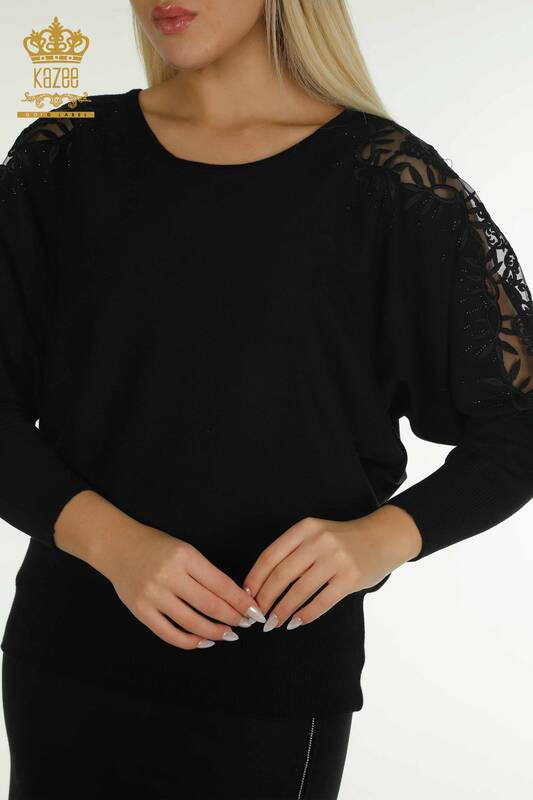 Черный женский трикотажный свитер с деталями из тюля оптом - 15699 | КАZEE