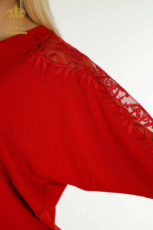Красный женский трикотажный свитер с деталями из тюля оптом - 15699 | Кazee