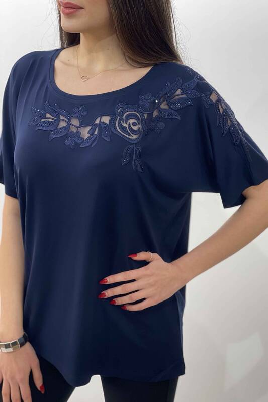 Женская блузка оптом с гипюровым камнем Подробный узор - 76803 | КАZЕЕ