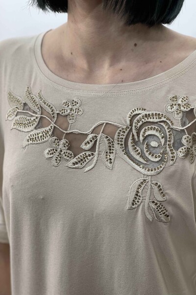 Женская блузка оптом с гипюровым камнем Подробный узор - 76803 | КАZЕЕ - Thumbnail