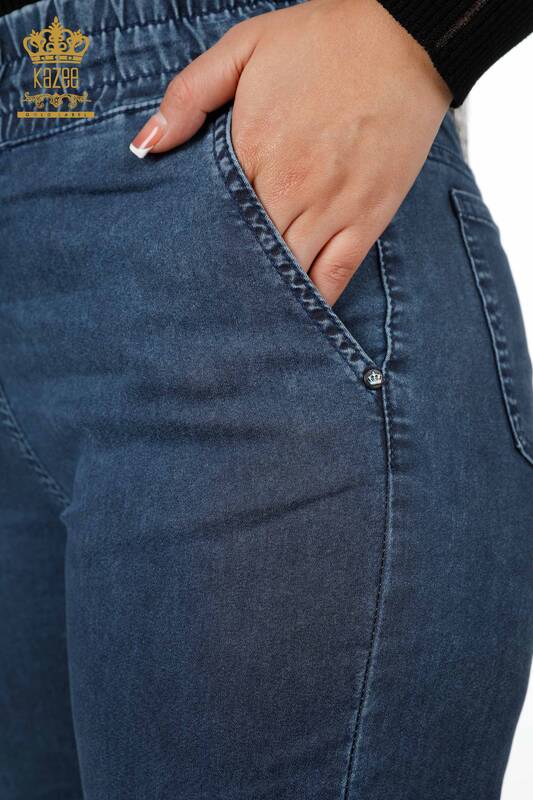 Оптовые женские брюки с текстовым подробным эластичным поясом на талии - 3499 | КАZЕЕ