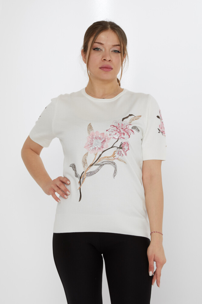 Sweter dzianinowy z haftem kwiatowym w kolorze ecru - 31725 | KAZEE (Zestaw 3 sztuk L-XL-2XL) - 1