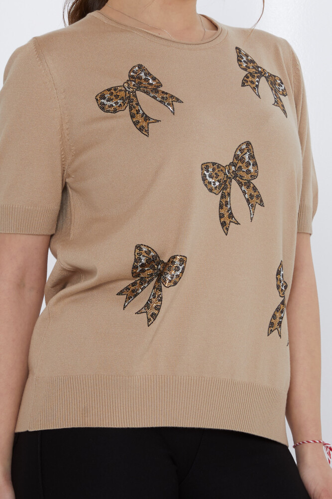 Sweter z dzianiny z kokardą i haftem w kolorze beżowym - 31577 | KAZEE (Zestaw 3 sztuk XL-2XL-3XL) - 4