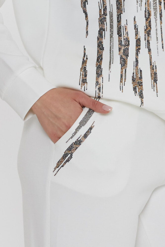 طقم رياضي بتفاصيل جيوب - بيج فاتح - 17886 | كازي (مجموعة من 3 مقاسات M-L-XL) - 6