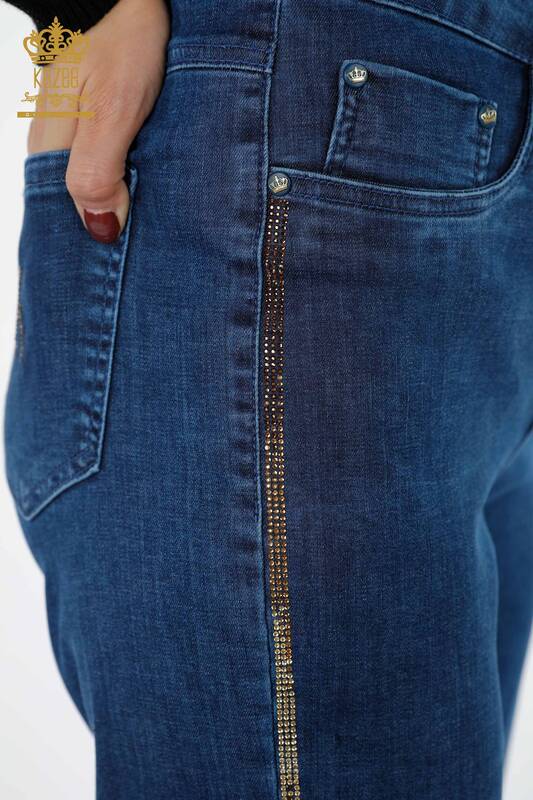 Toptan Bayan Kot Pantolon Yanları Şerit Detaylı Yazılı Taşlı - 3636 | KAZEE