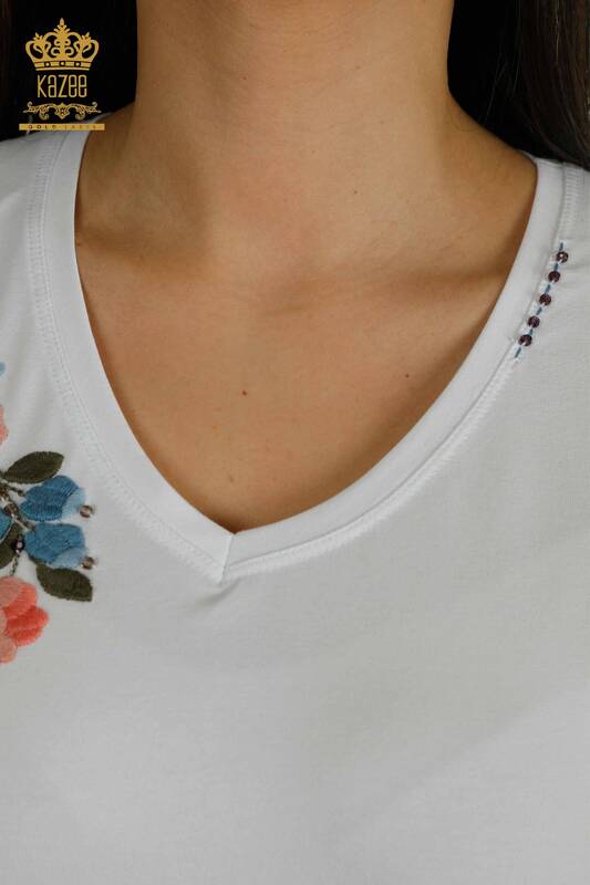 Toptan Kadın Bluz Renkli Çiçek İşlemeli Beyaz - 79455 | KAZEE