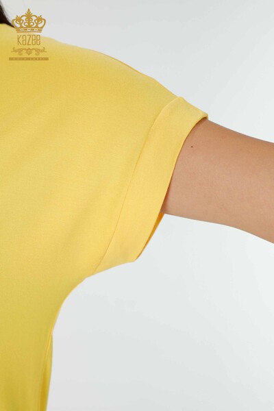 Toptan Kadın Bluz Yazı Detaylı Sarı - 78955 | KAZEE - Thumbnail