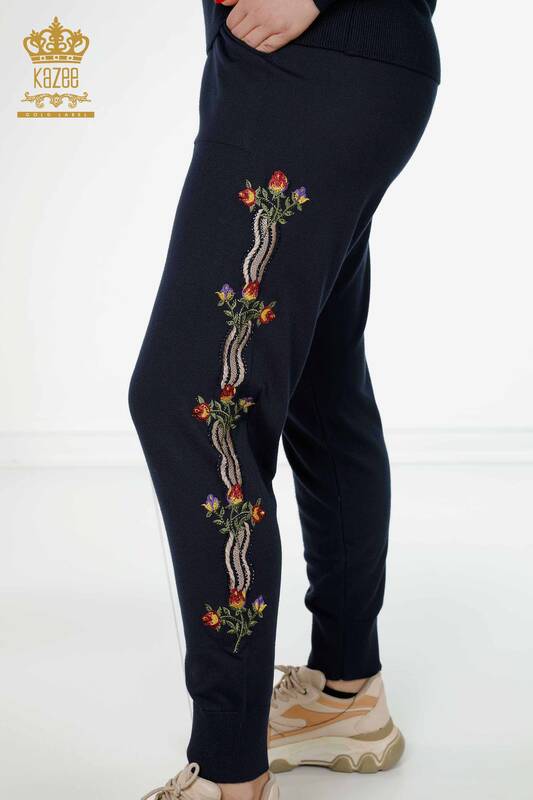 Toptan Kadın Eşofman Takımı Renkli Çiçek Desenli Lacivert - 16528 | KAZEE