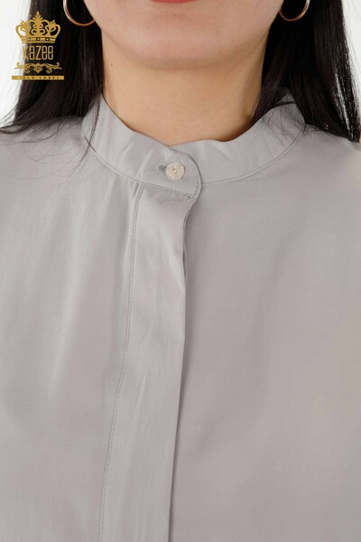 Toptan Kadın Gömlek Yarım Düğme Detaylı Açık Gri - 20316 | KAZEE - Thumbnail