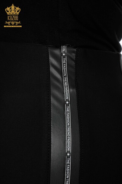 Venta al por mayor Falda de cuero para mujer con letra negra detallada - 4221 | kazee - Thumbnail