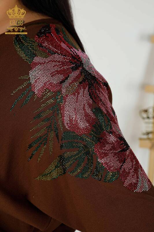 Venta al por mayor Suéter de Punto para Mujer Detalle Floral en el Hombro Marrón - 16133 | kazee
