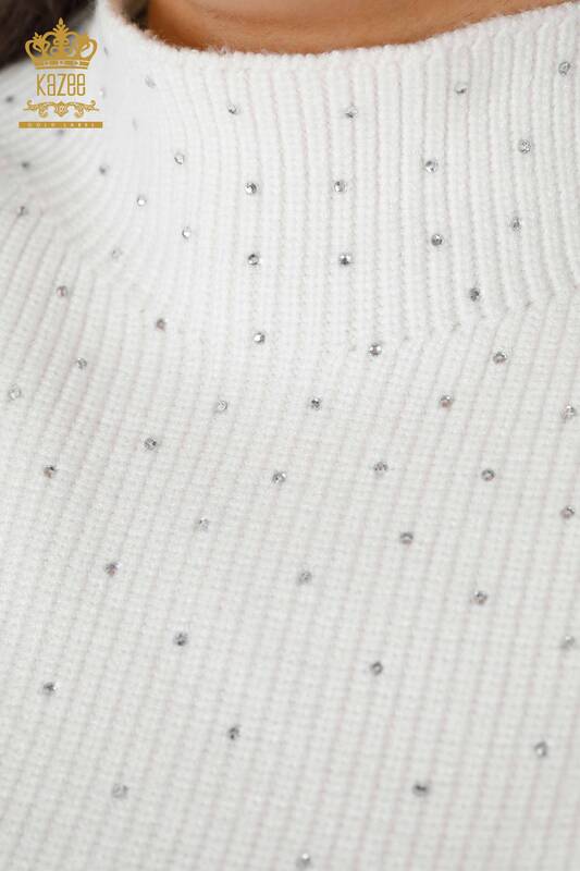 Venta al por mayor Suéter de punto de mujer con cuello de pie Crystal Stone bordado - 16901 | kazee