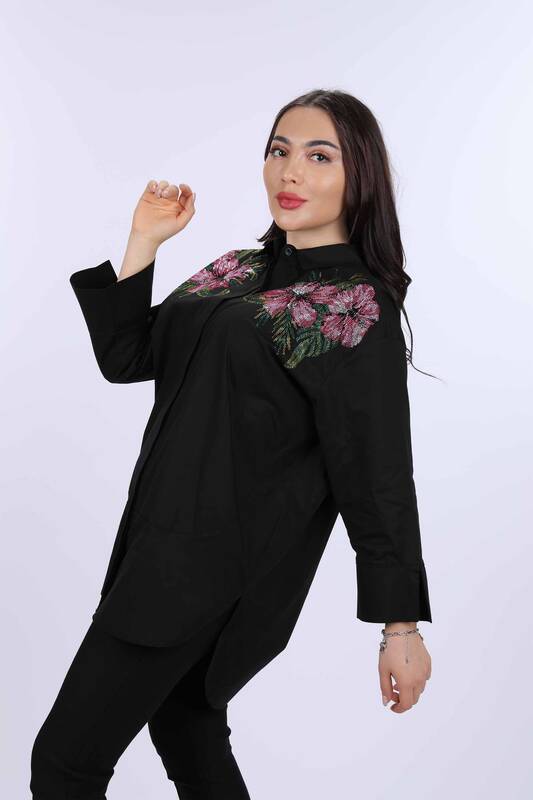 Vente en gros de chemise en pierre de couleur avec détail floral à l'épaule pour femme - 20024 | KAZEE