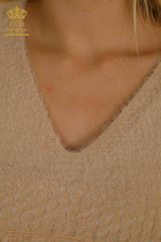Grossiste Tricots Femme Pull Angora Col V Beige - 30697 | KAZEE