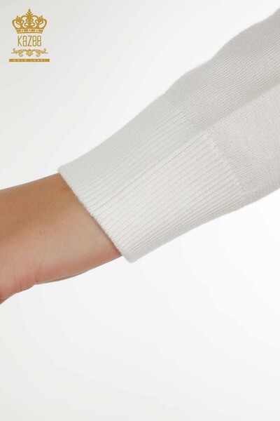 Pull en tricot pour femme en gros écru avec motif brodé - 30652 | KAZEE - Thumbnail