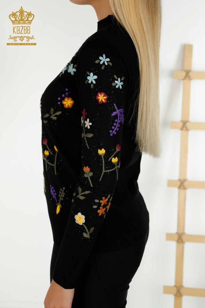 Pull en tricot pour femmes en gros noir avec broderie de fleurs colorées - 16445 | KAZEE - 5