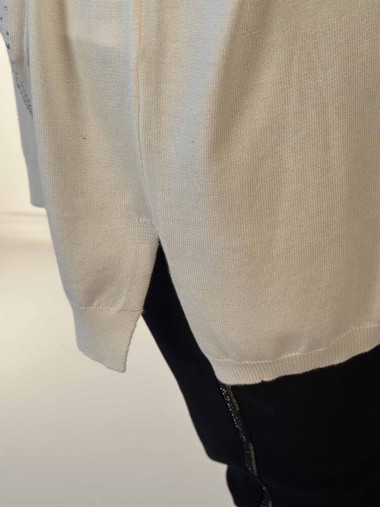 Vente en gros de tricots pour femmes pull pierre de cristal poche brodée écru détaillé - 30602 | KAZÉE - 6