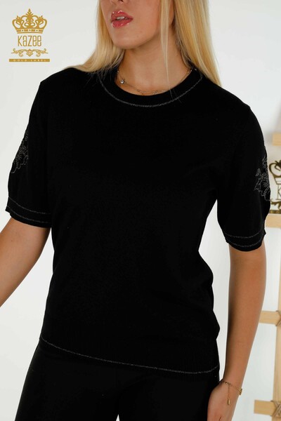 Pull en tricot pour femmes en gros noir avec broderie sur l'épaule - 30498 | KAZEE - Thumbnail