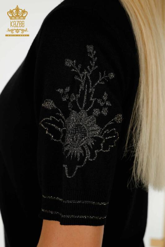 Pull en tricot pour femmes en gros noir avec broderie sur l'épaule - 30498 | KAZEE