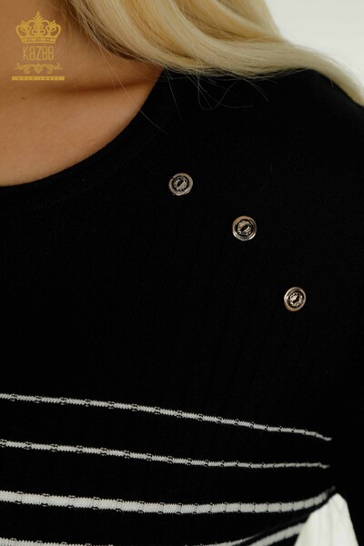 Pull en tricot pour femmes en gros avec détail d'épaule noir-écru - 30079 | KAZEE - Thumbnail