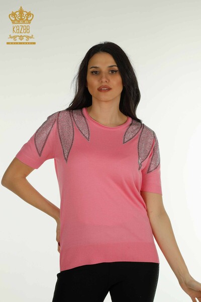Vente en gros de tricots pour femmes pull épaule pierre brodée rose - 30792 | KAZEE - Thumbnail