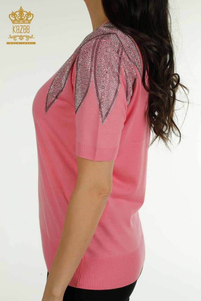 Vente en gros de tricots pour femmes pull épaule pierre brodée rose - 30792 | KAZEE - 5
