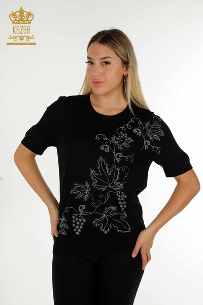 Pull en tricot pour femmes en gros noir avec broderie de feuilles - 30654 | KAZEE - Thumbnail