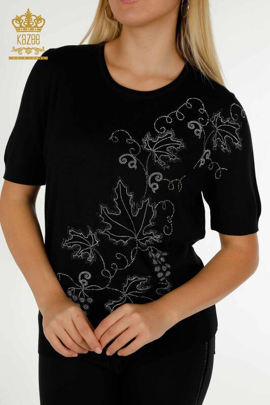 Pull en tricot pour femmes en gros noir avec broderie de feuilles - 30654 | KAZEE