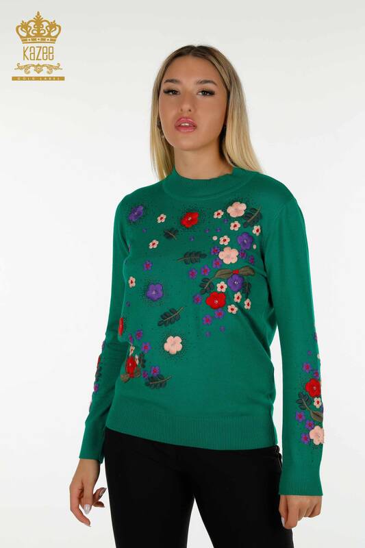 Pull en tricot pour femmes en gros vert avec broderie florale - 30632 | KAZEE