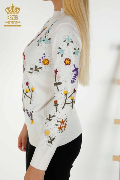 Grossiste Maille Femme Pull Fleur Colorée Brodée Ecru - 16445 | KAZEE - 4