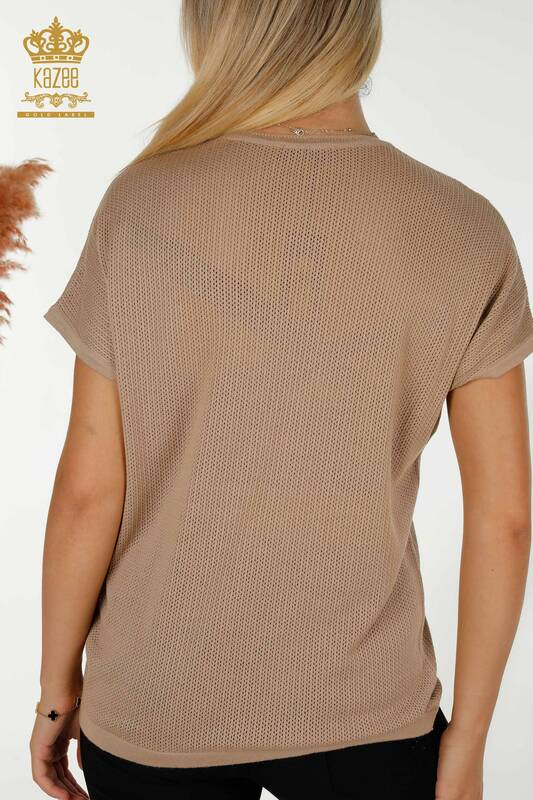 Vente en gros de tricots pour femmes pull pierre brodée beige - 30501 | KAZEE