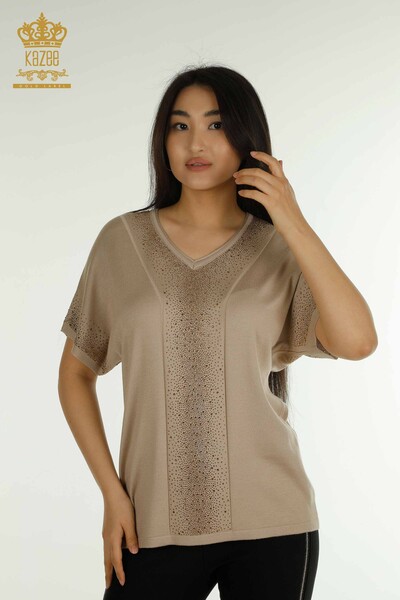 Kazee - Vente en gros de tricots pour femmes pull pierre brodée beige - 30761 | KAZEE