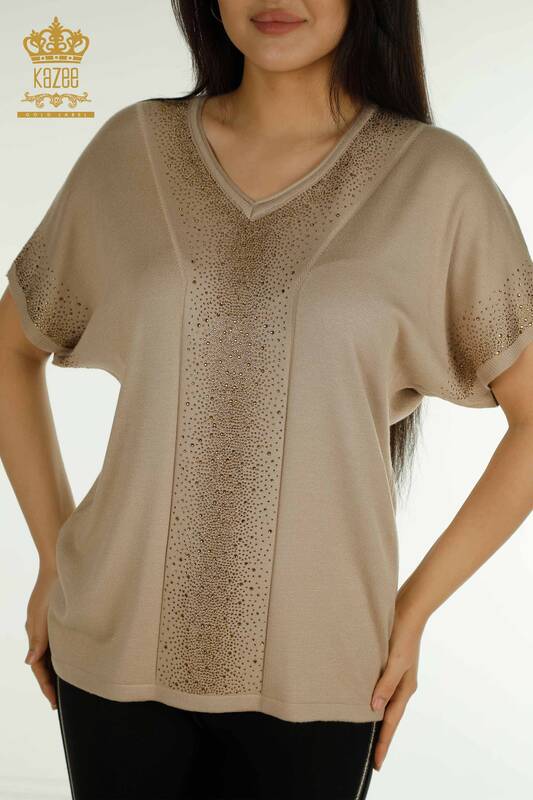 Vente en gros de tricots pour femmes pull pierre brodée beige - 30761 | KAZEE