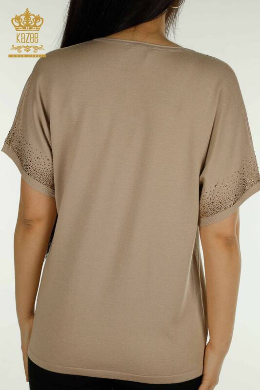 Vente en gros de tricots pour femmes pull pierre brodée beige - 30761 | KAZEE