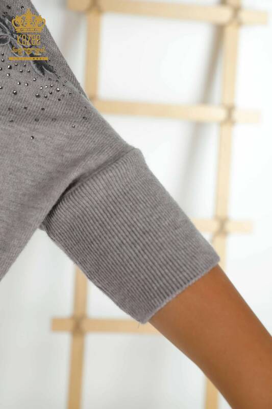 Pull en tricot pour femmes en gros pierre brodée gris - 16799 | KAZEE