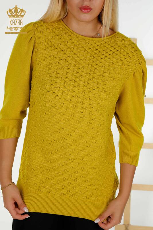 Vente en gros de tricots pour femmes pull tissé à manches ballon moutarde - 30340 | KAZEE