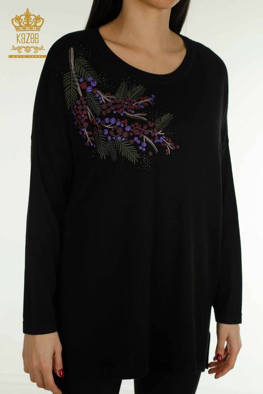 Pull en tricot pour femmes en gros noir avec broderie de pierre - 30750 | KAZEE