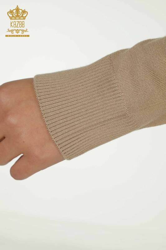 Vente en gros de tricots pour femmes pull col haut basique beige - 30613 | KAZEE