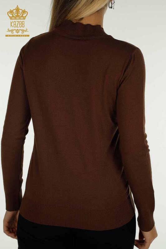 Vente en gros de tricots pour femmes pull col haut basique marron - 30613 | KAZEE