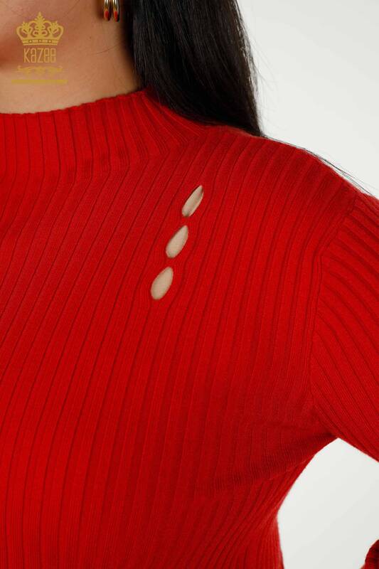 Pull en tricot pour femmes en gros avec détail de trou rouge - 30395 | KAZEE