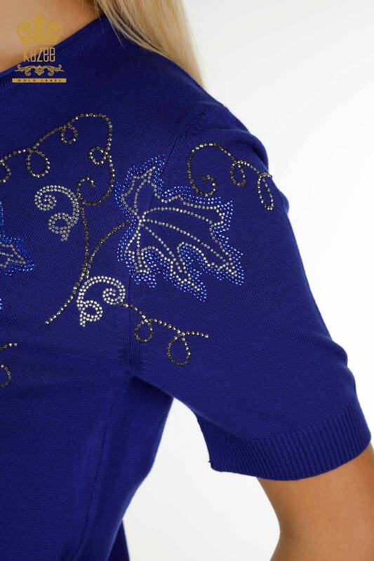 Vente en gros de tricots pour femmes pull feuille brodée Saks - 30654 | KAZEE