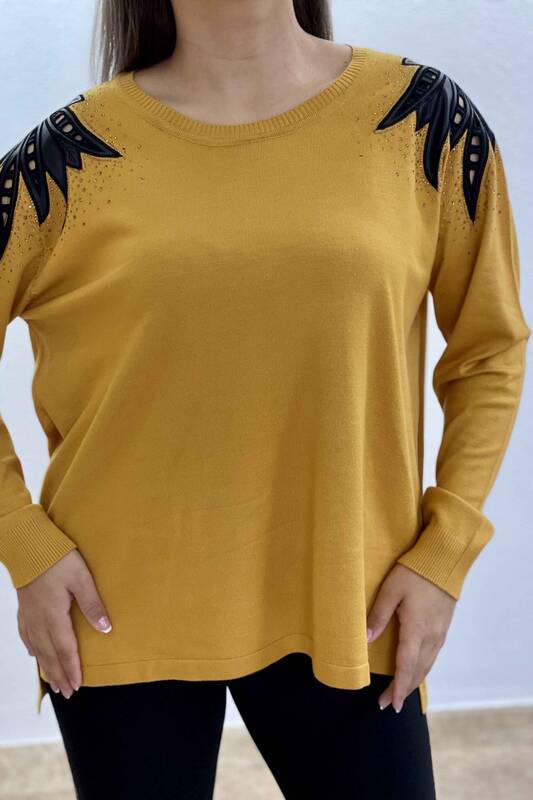 Vente en gros de pull en tricot pour femmes avec pierres brodées et manches détaillées - 16575 | KAZEE