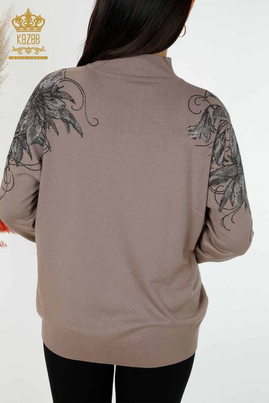Vente en gros de pull en maille pour femme épaule florale détaillée vison - 16597 | KAZEE