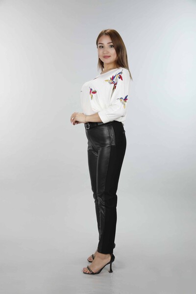 Vente en gros de pantalons en cuir avec boutons détaillés pour femmes - 3374 | KAZEE - Thumbnail