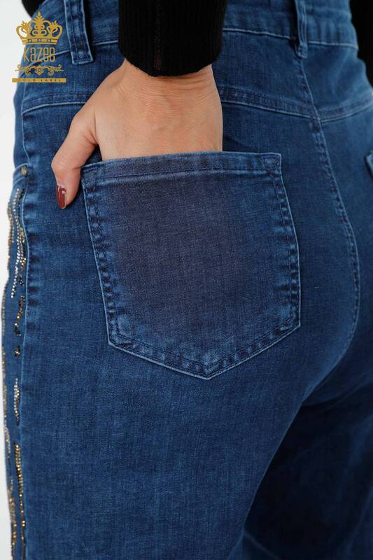 Vente en gros de Jeans pour femmes à rayures colorées et poches brodées - 3544 | KAZEE