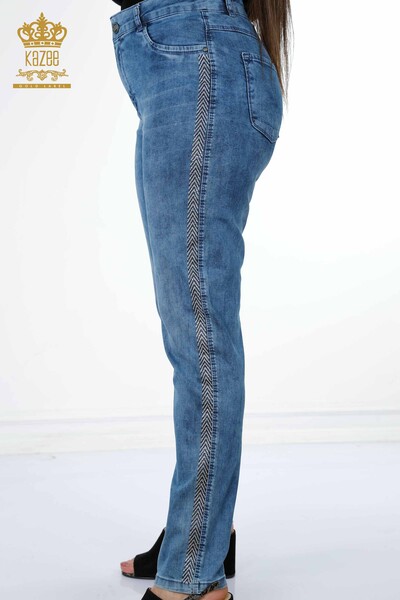 Vente en gros Jeans Femme Avec Poche Détaillée Stripe Crystal Stone - 3590 | KAZEE - Thumbnail
