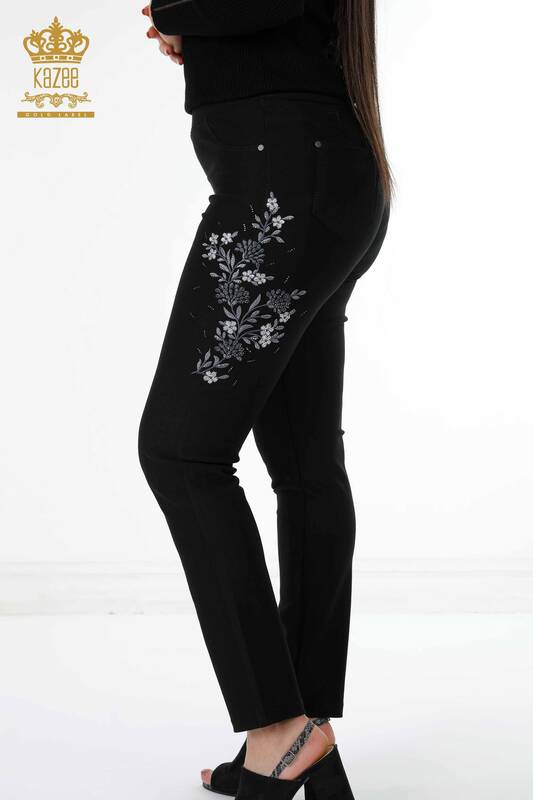 Grossiste Pantalon Femme Avec Broderie Pierre Poches Fleur Brodée - 3577 | KAZEE