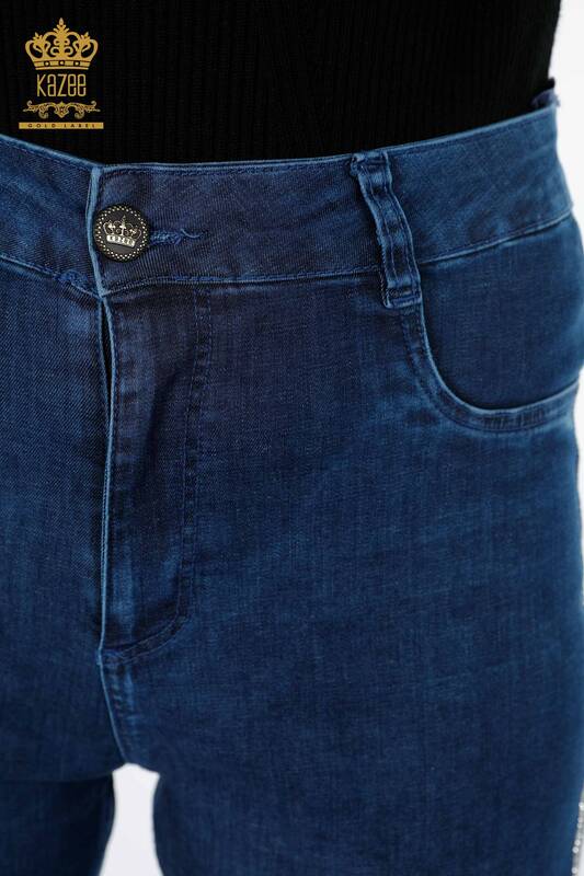 Vente en gros de Jeans pour femmes à rayures latérales avec pierres écrites détaillées - 3636 | KAZEE