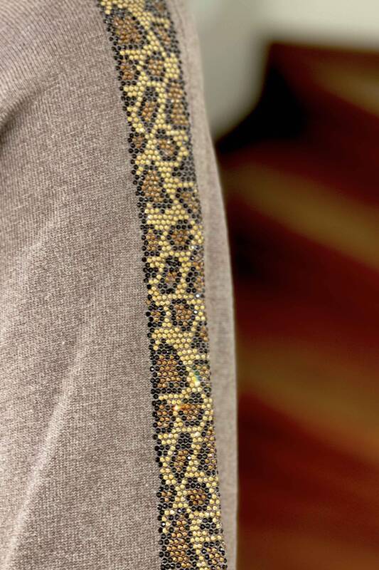 Vente en gros pull en tricot à col rond détaillé léopard pour femmes - 16557 | KAZEE